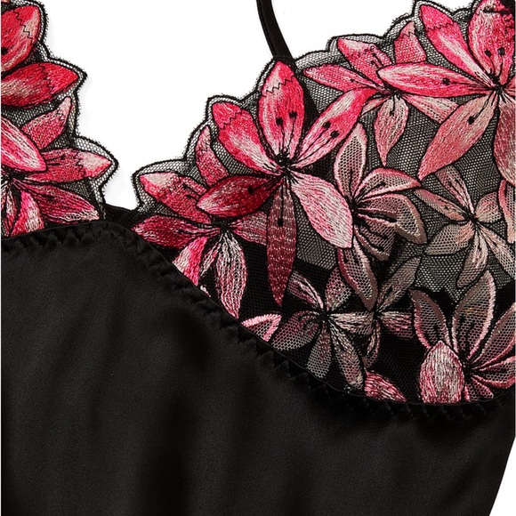 CLEARANCE $99 Victoria’s Secret 2 pc Floral embroidery Cami, Skirt set - Picture 4 of 4